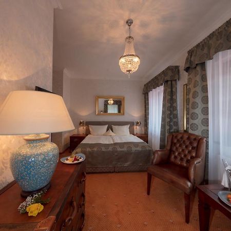 The Lakeside - Burghotel Zu Штраусберґ Екстер'єр фото