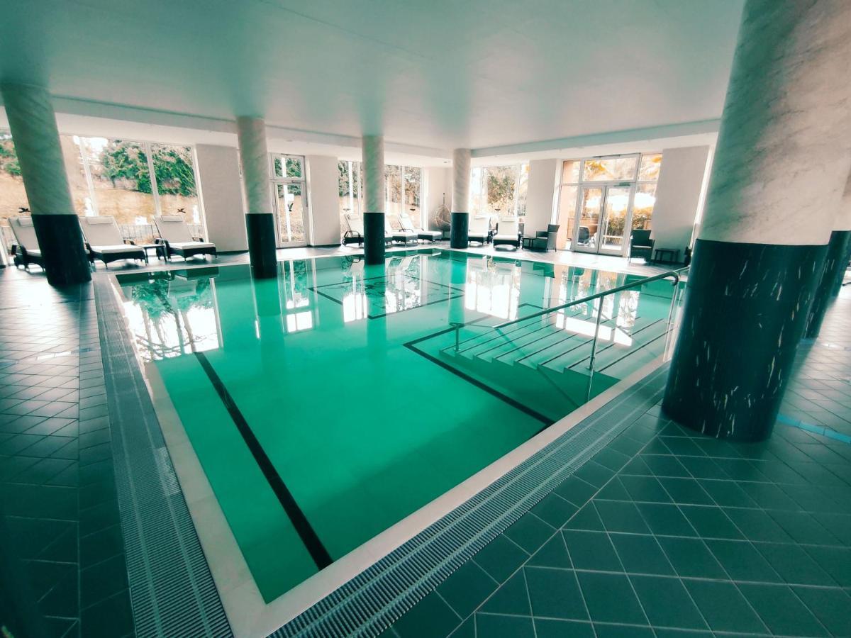 The Lakeside - Burghotel Zu Штраусберґ Екстер'єр фото