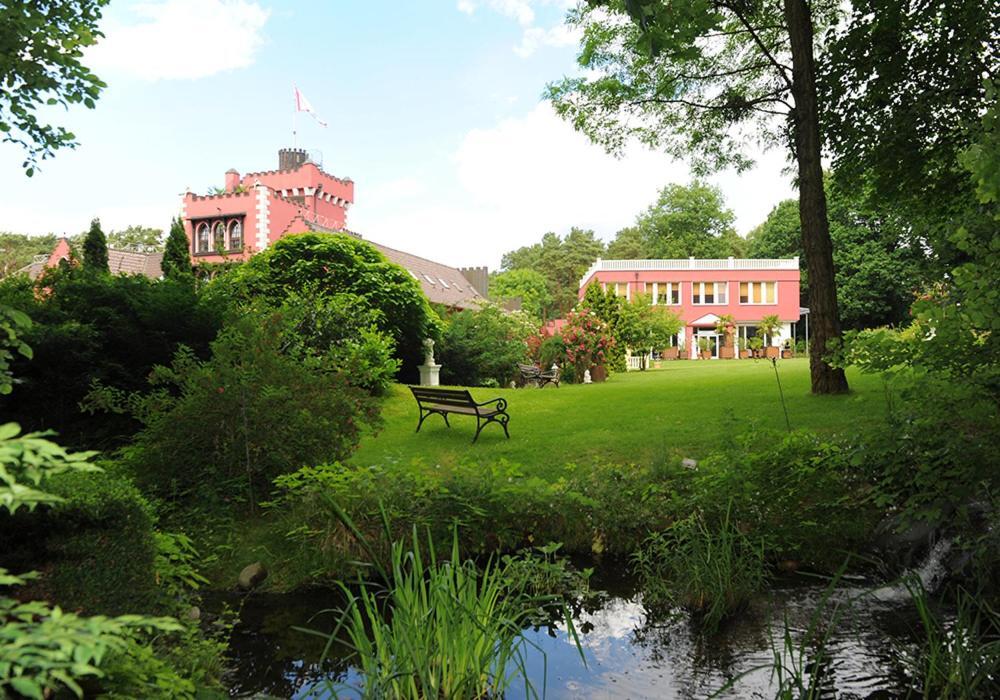 The Lakeside - Burghotel Zu Штраусберґ Екстер'єр фото
